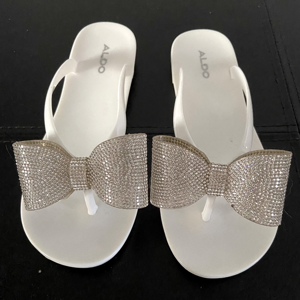 Aldo bridal crystal sandal flip flops size 6